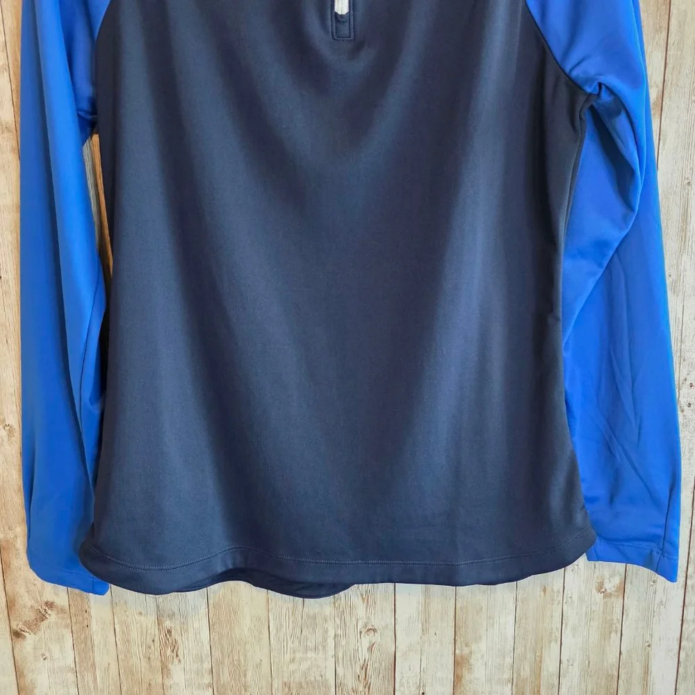 Women's Nike Dri-FIT Long sleeve Tshirt Size M Blue Navy